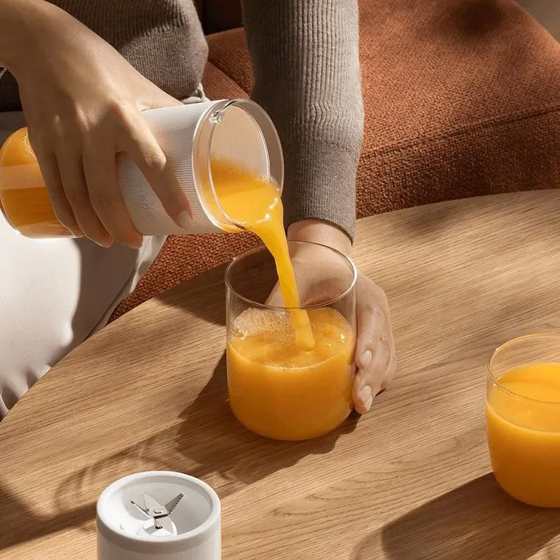20260511_Liquidificadora-Portatil-Xiaomi-Portable-Blender-45W-0.3L-Branca-3